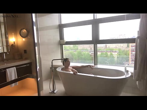 ❤️ Tremendous go'dak ehtiros bilan hammomda uning mushuk jerking ️ Anal pornoda bizda ❌